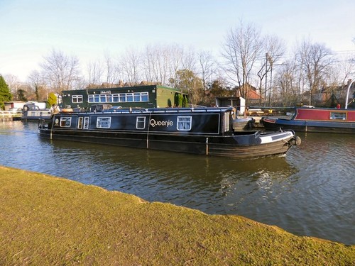 Photo 12x8 queenie passing - photo,
