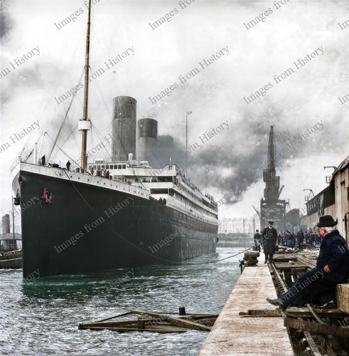 8x10 print rms titanic docked - rms,